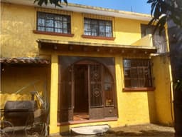 Venta de Casa Sola en Jardines de Ahuatlan