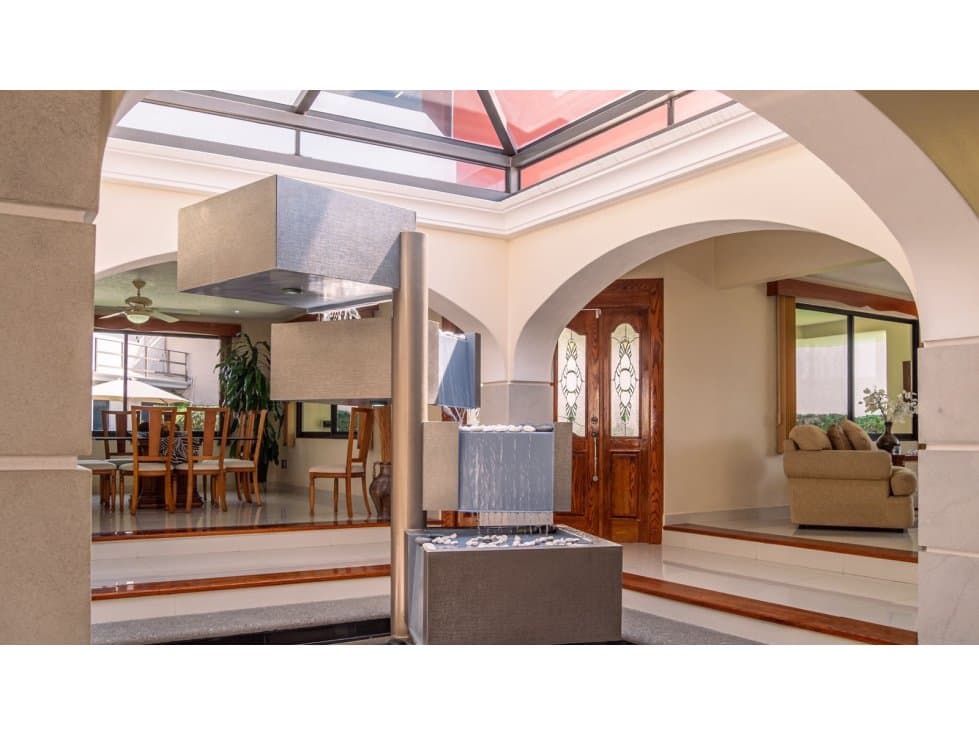 Venta de Casa Sola en Fracc. Burgos — foto 2