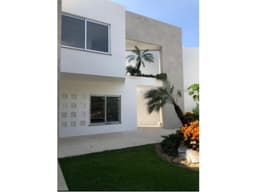 Venta de Casa Sola en Fracc. Real de las Quintas