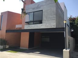 Venta de Casa Sola en Lomas del Mirador