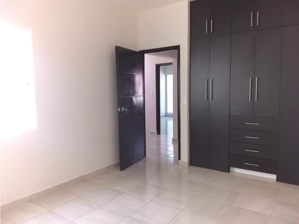 Venta de Casa Sola en Avenida Universidad — foto 3
