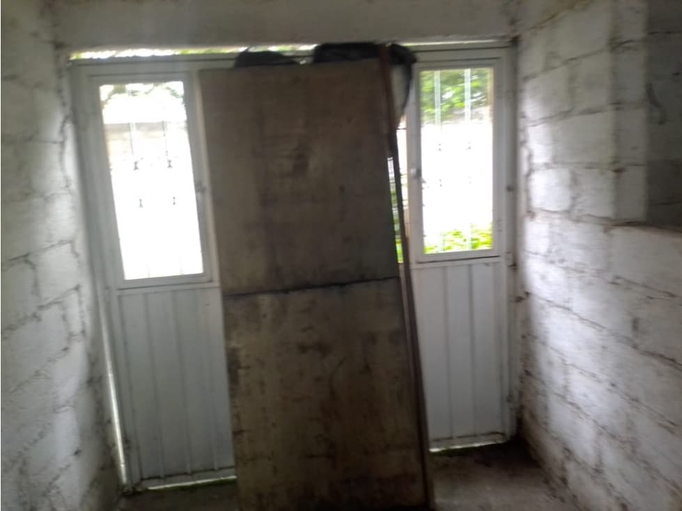 Venta de casa con barda y porton — foto 4