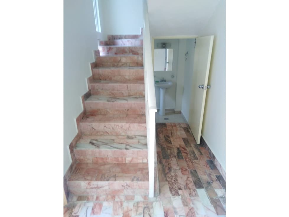 Venta de Casa Sola en La Colonia Base Tranquilidad — foto 5