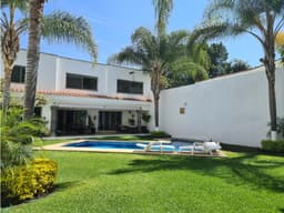 Venta o Renta de Casa Sola en Fracc. Sumiya