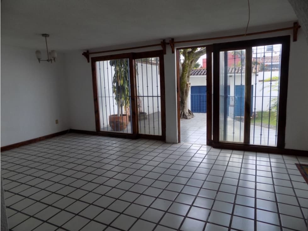 Venta de Casa Sola en Fracc. en San Jeronimo — foto 2