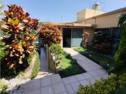 Venta de Casa Sola en Fracc. Club de Golf Cuernavaca