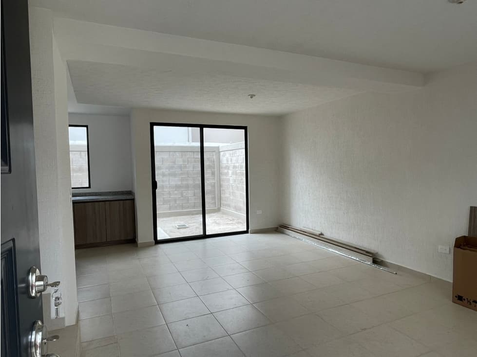 Se Renta Casa NUEVA en Rincones del Marqués — foto 3