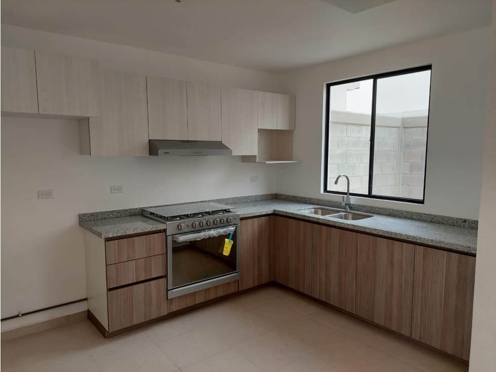 Se Renta Casa NUEVA en Rincones del Marqués — foto 4