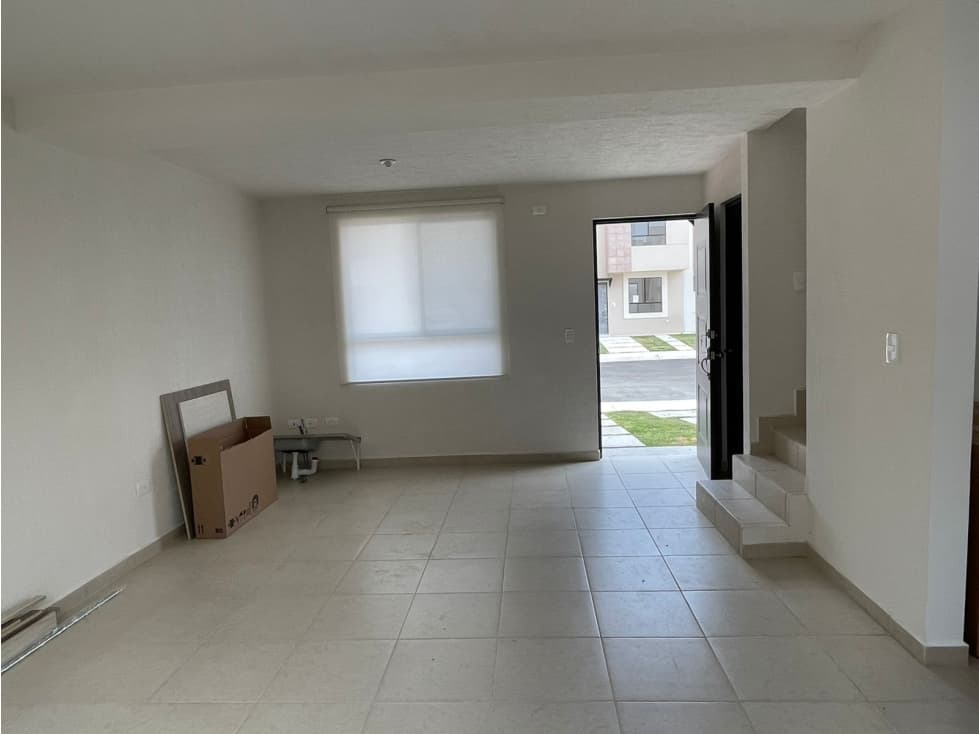 Se Renta Casa NUEVA en Rincones del Marqués — foto 2