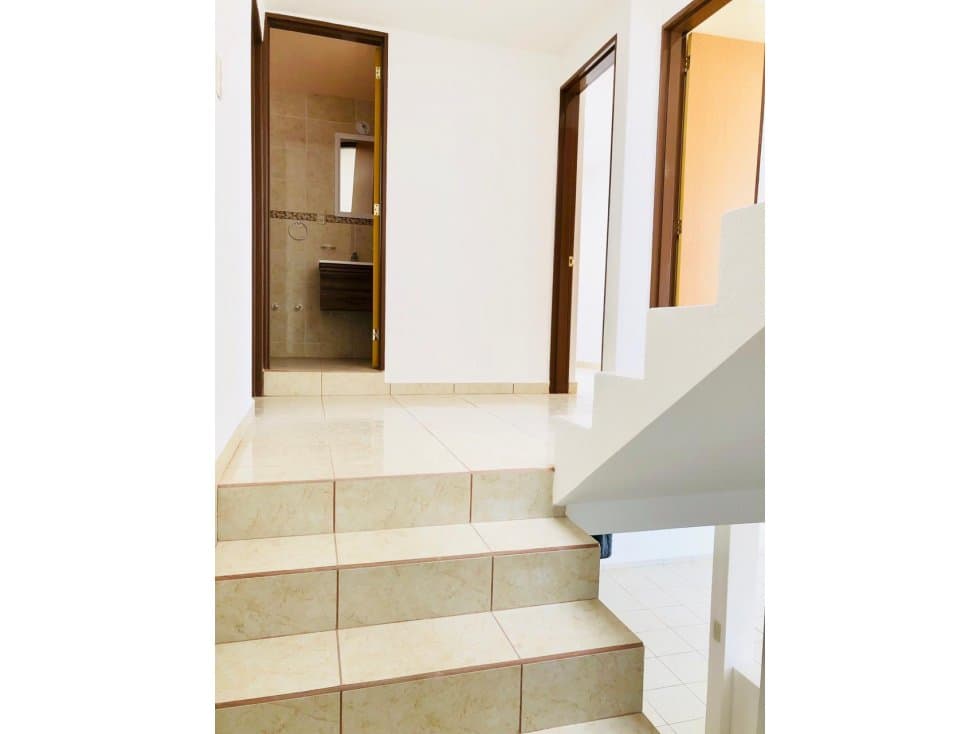 CASA EN VENTA REAL DE JOYAS (ESMERALDA 2N) — foto 1