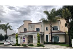 CASA EN VENTA EN CLUB DE GOLF