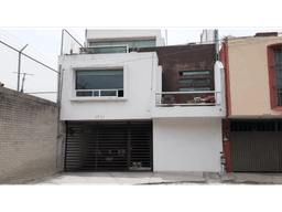 Gran casa en Fracc. Banco Puebla, Puebla.