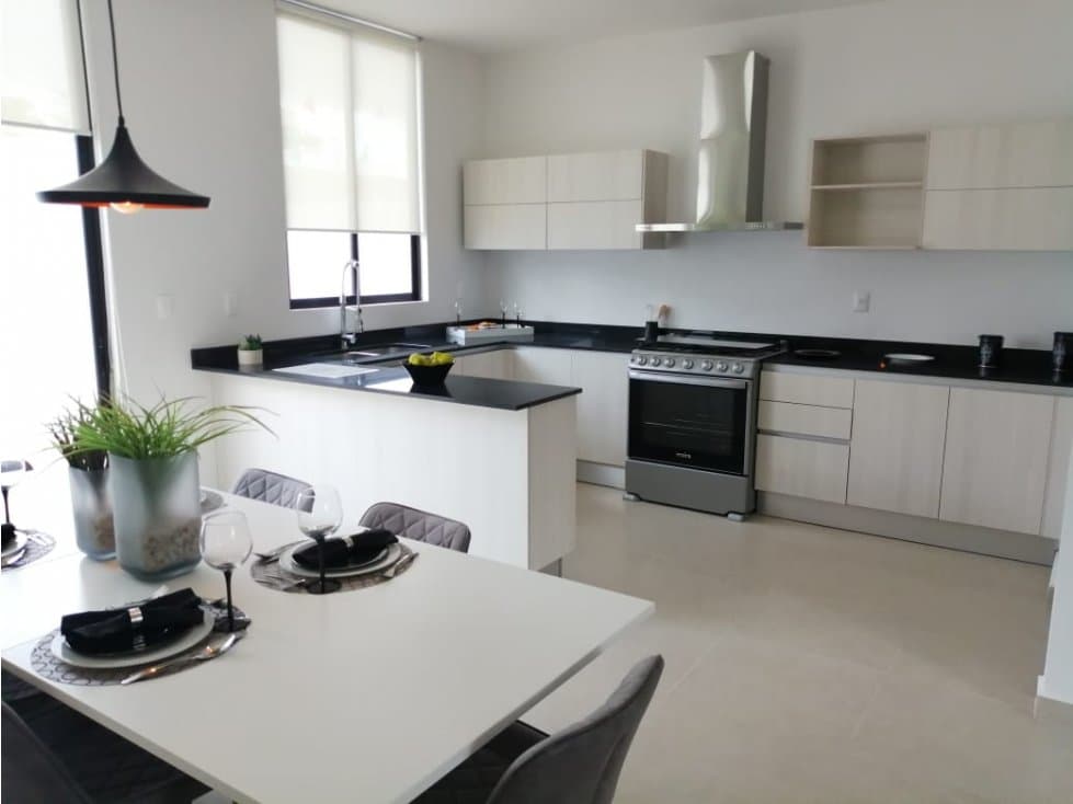 Casa de 3 niveles en privada con alberca — foto 4