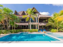 Cómoda y lujosa villa en bahía privada Soliman