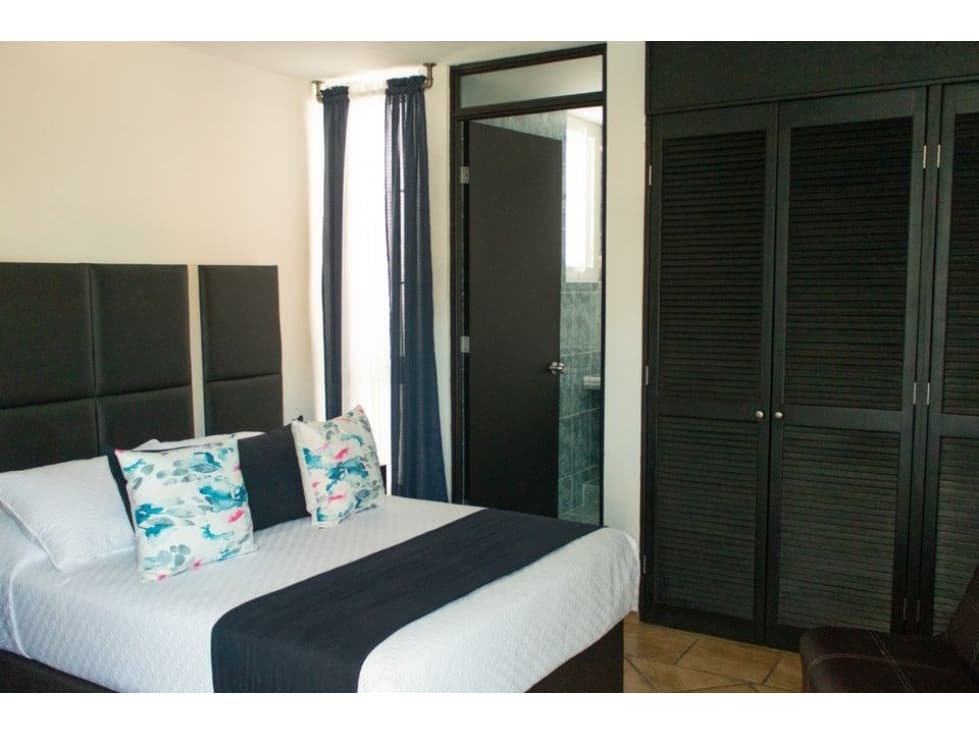 CASA EN VENTA EN BOSQUES CAMELINAS — foto 4