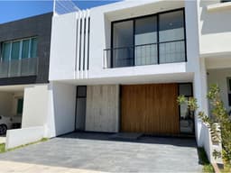 Casa en RENTA 42-B con ROOF en Renta, La Cima Zapopan