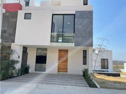 Casa 227 con ROOF GARDEN en Coto con ALBERCA Capital Norte