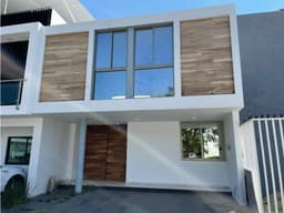 CASA 1-C CON SOTANO Y ROOF GARDEN EN LA CIMA DE ZAPOPAN