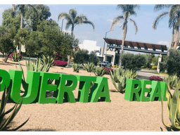 Renta casa amplia tres recámaras, Puerta Real