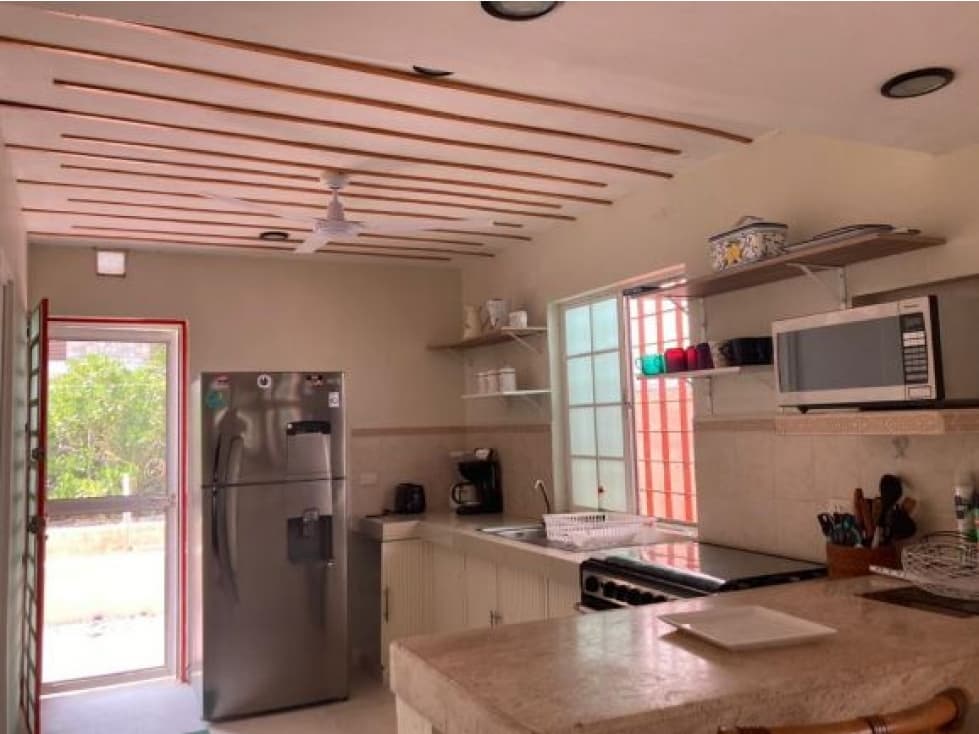 RENTA DE TOWNHOUSE EN CHICXULUB — foto 2