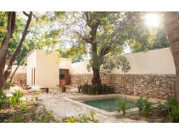 PRECIOSA Y LUJOSA RESIDENCIA LA "CEIBA" EN EL CENTRO DE MERIDA