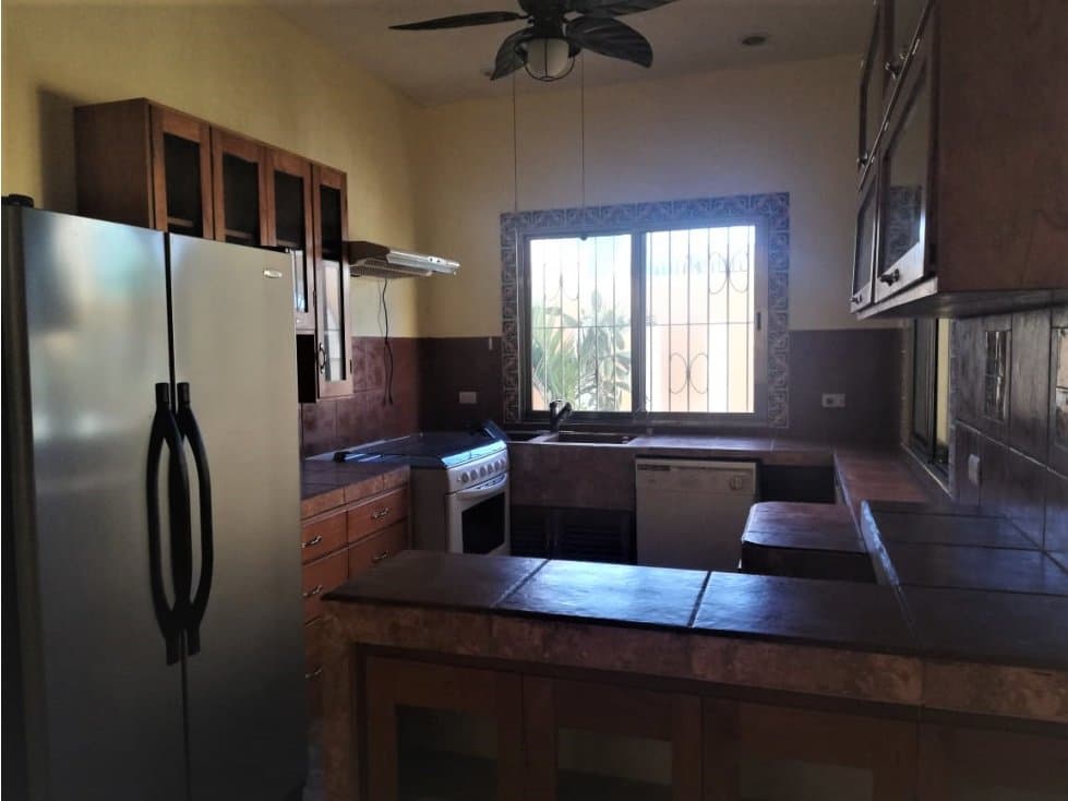 CASA DE UN PISO A PASOS DEL MALECÓN DE PROGRESO — foto 2