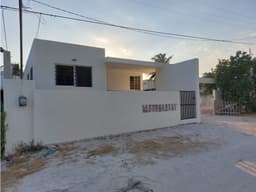 CASA EN CHICXULUB PUERTO A 60 METROS DEL MAR