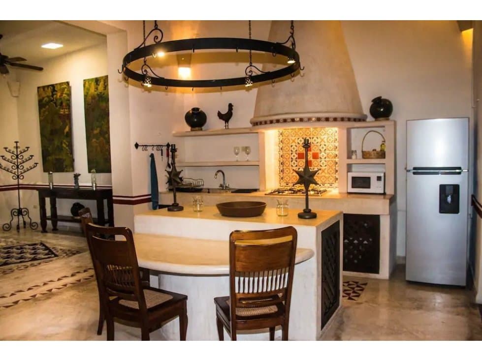 IMPRESIONANTE CASA ESTILO COLONIAL EN EL CENTRO — foto 4