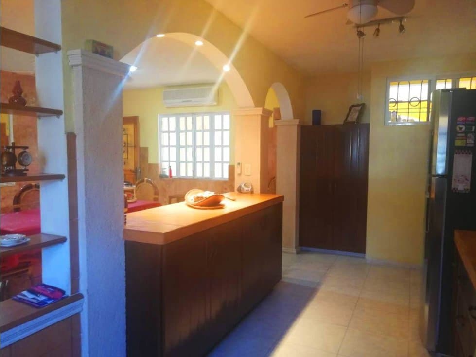CASA A DOS CUADRAS DEL MALECÓN DE PROGRESO — foto 4