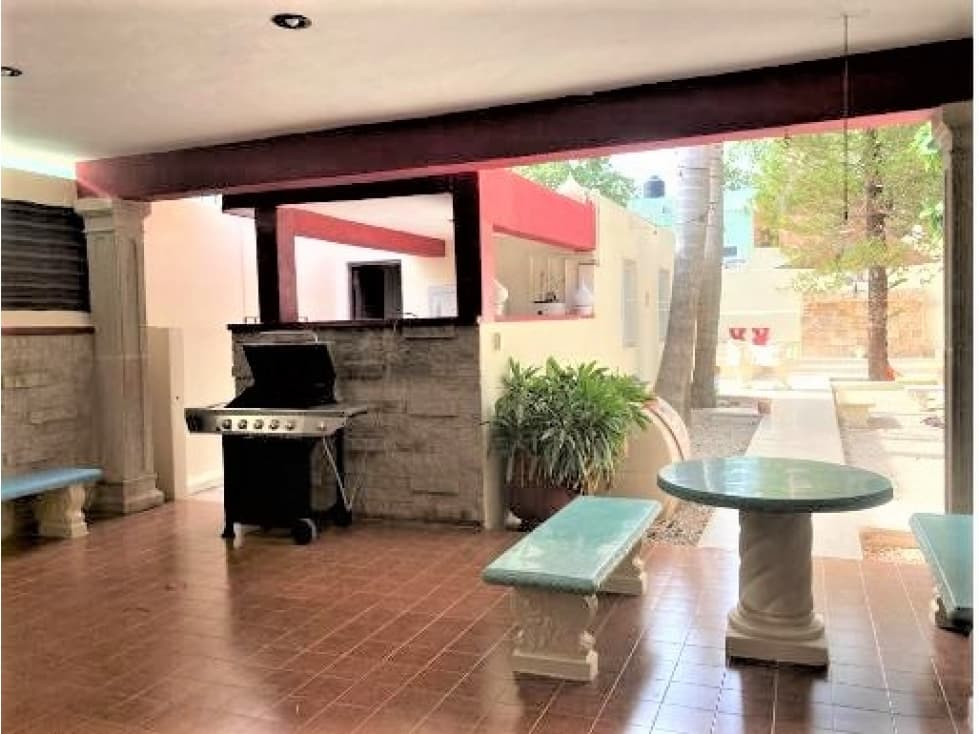 CASA ESTILO CLÁSICO EN ITZIMNA — foto 5