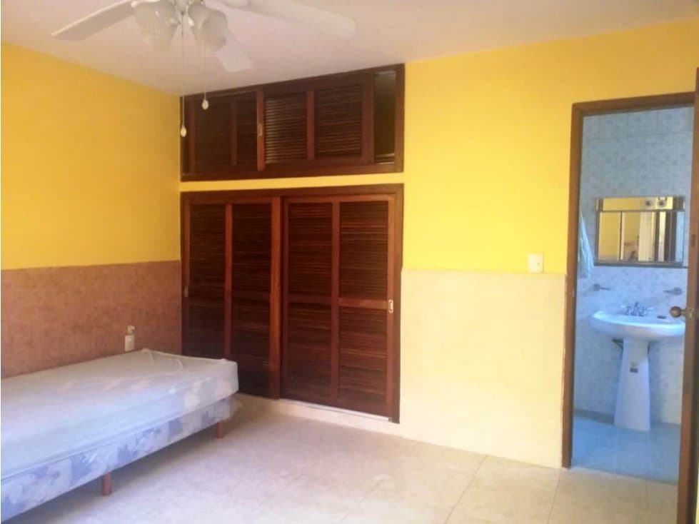 CASA A DOS CUADRAS DEL MALECÓN DE PROGRESO — foto 6