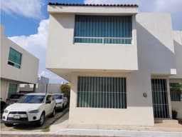 Casa en renta a 3 minutos de la UDLAP