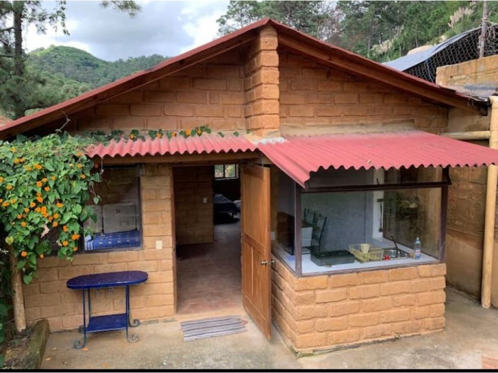 CASA EN VENTA EN 3 PUENTES, VALLE DE BRAVO — foto 1