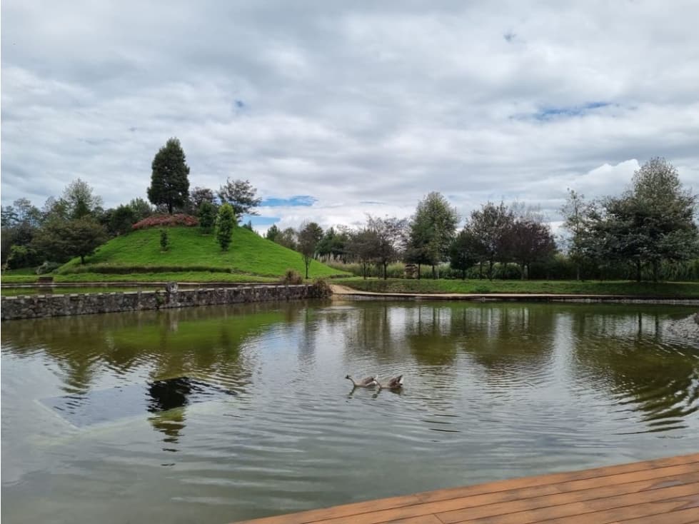 EXCELENTE RANCHO EN VENTA EN VALLE DE BRAVO — foto 1