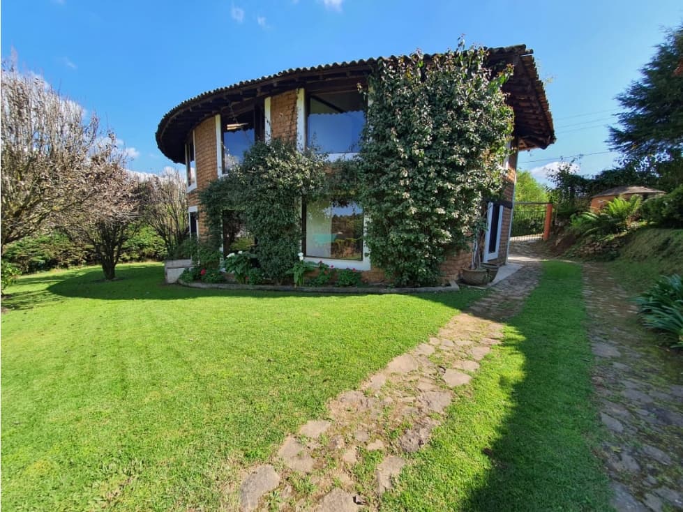 CASA EN VENTA EN VALLE DE BRAVO — foto 1