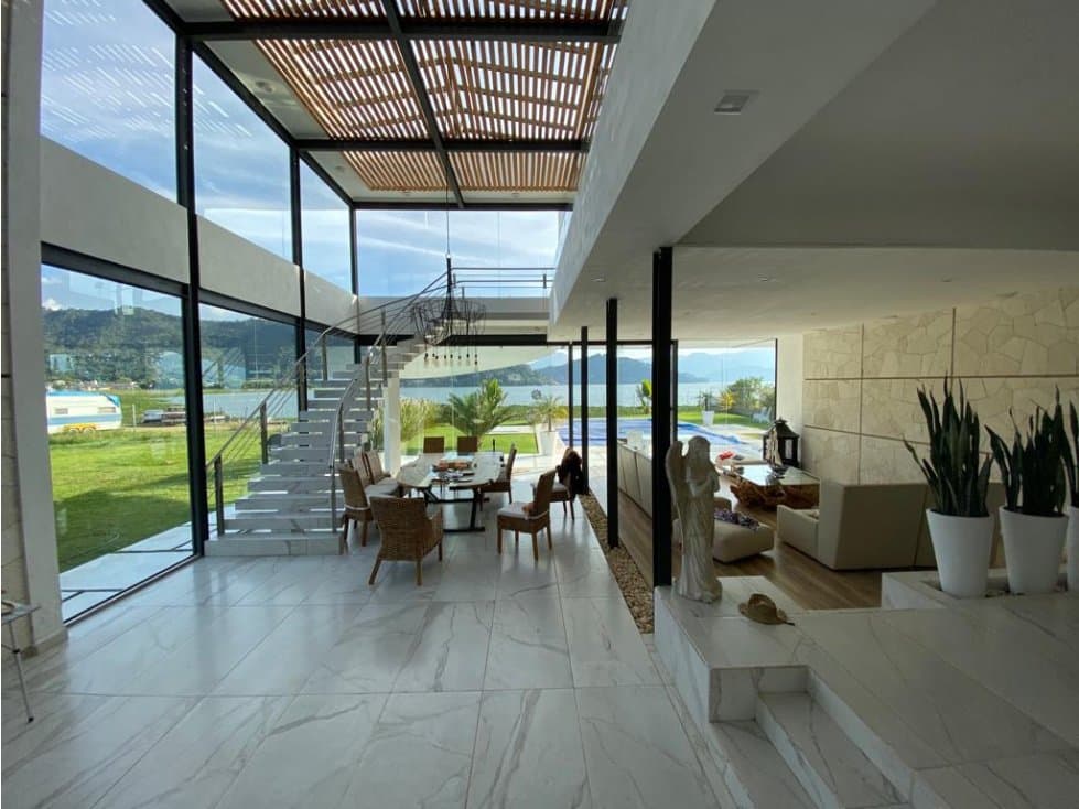 CASA MODERNA A LA ORILLA DEL LAGO — foto 5