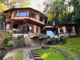 CASA EN VENTA, VALLE DE BRAVO