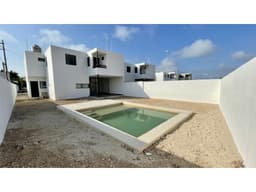 Casa con Tres Recamaras y Piscina Zona Norte Merida Dzitya