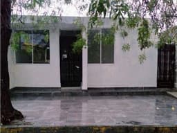 CASA EN VENTA EN VALLE DE CASA BLANCA SAN NICOLAS RECÍEN REMODEADA