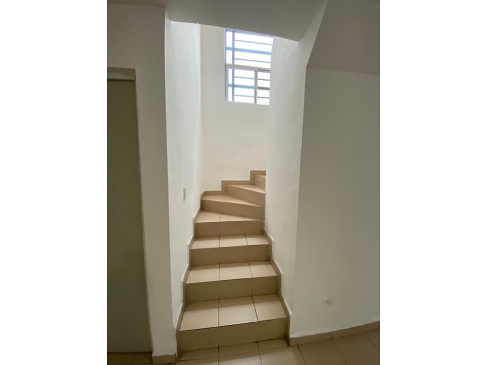 CASA EN VENTA FUENTES DE SANTA LUCIA — foto 3