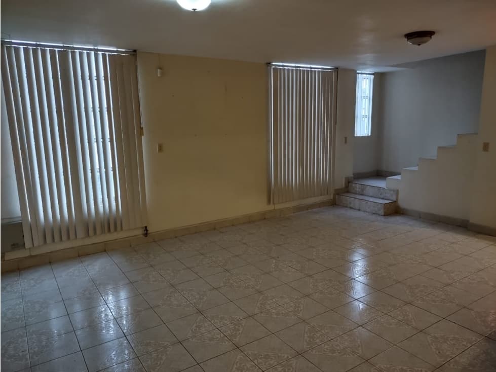 Casa 2 pisos Guadalupe centro — foto 4