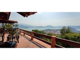 CASA VALLESANA CON VISTA FRANCA AL LAGO