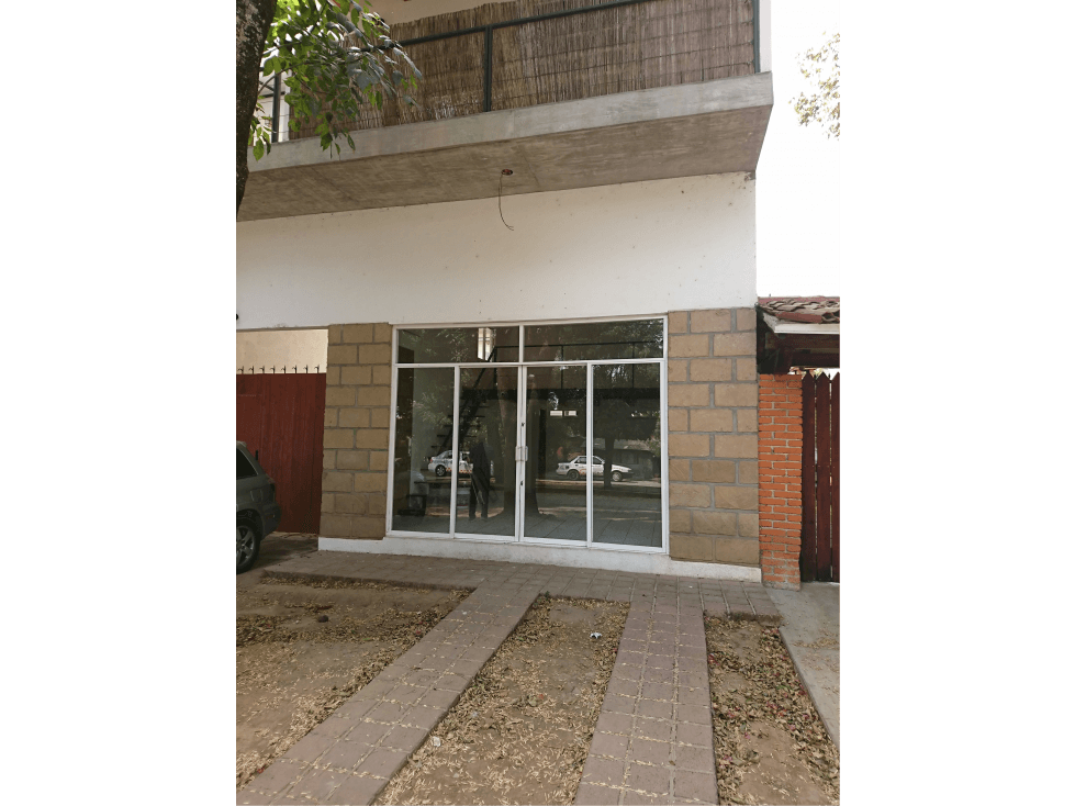 LOCAL EN RENTA EN EL CENTRO DE AVÁNDARO — foto 1