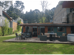 CASA EN VENTA, CON ENTORNO DE BOSQUE.