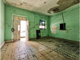 CASA DE UNA PLANTA EN EL CENTRO PARA REMODELAR