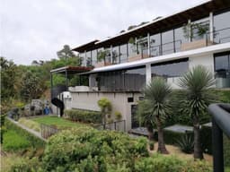 CV LUJOSA RESIDENCIA ?INTELIGENTE? CON VISTA AL LAGO (ML)
