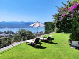 CASA EN EL CENTRO CON VISTA AL LAGO