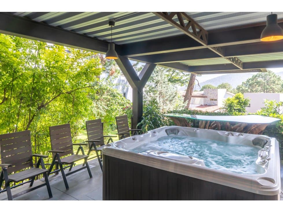 CASA EN PRIVADA TULIPANES, EXCELENTE VECINDARIO. — foto 4