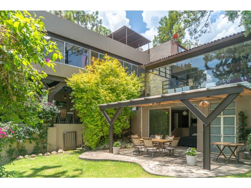 CASA EN PRIVADA TULIPANES, EXCELENTE VECINDARIO. — foto 1