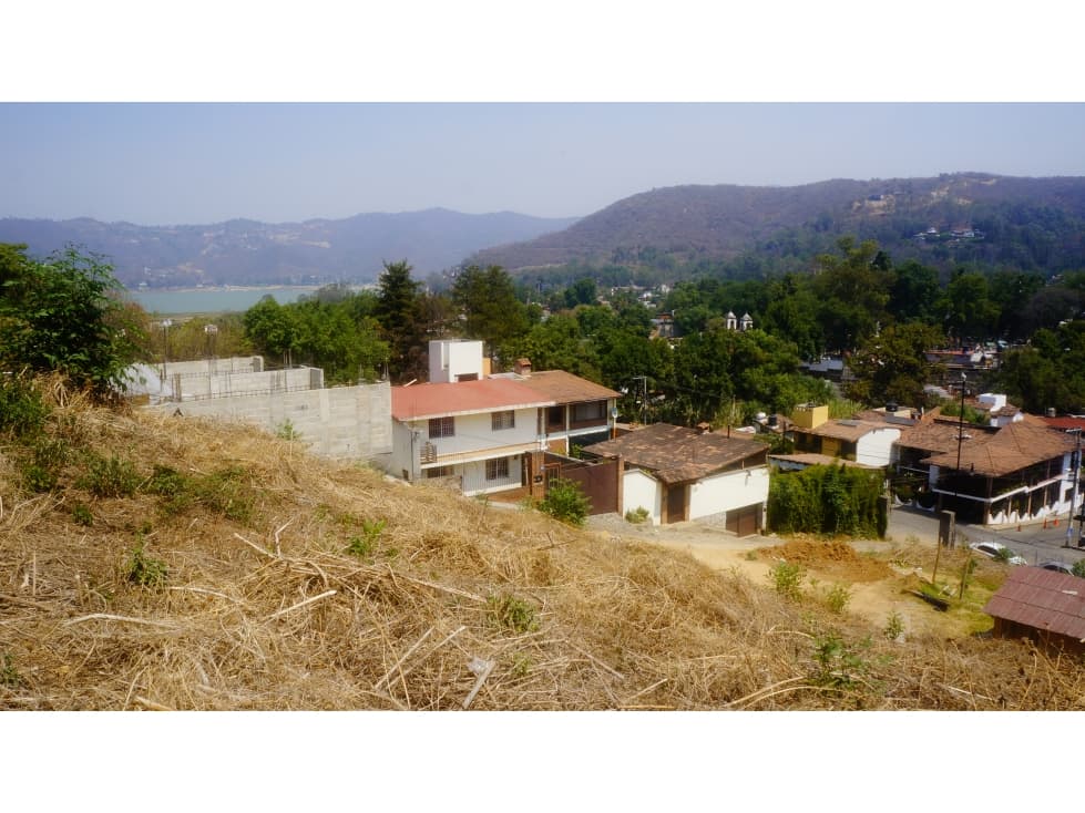 TERRENO CON EXCELENTE UBICACIÓN EN EL CENTRO — foto 4
